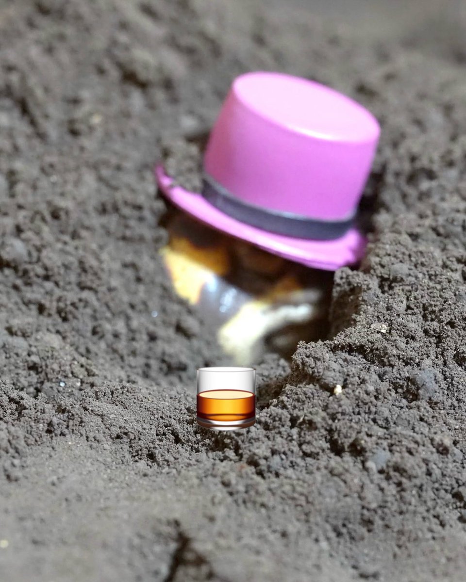 I want to drink alone today 🎩🥃
今日は1人で飲みたいんだ🎩🥃