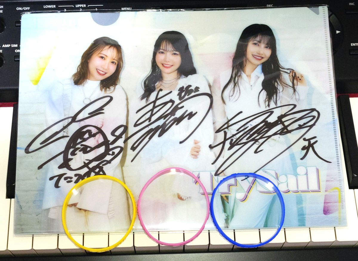 昨日の出来事！
一晩明けて、夢じゃないことを確認できました！！＼(^o^)／
なんとリストバンドも無事にコンプリート⭐