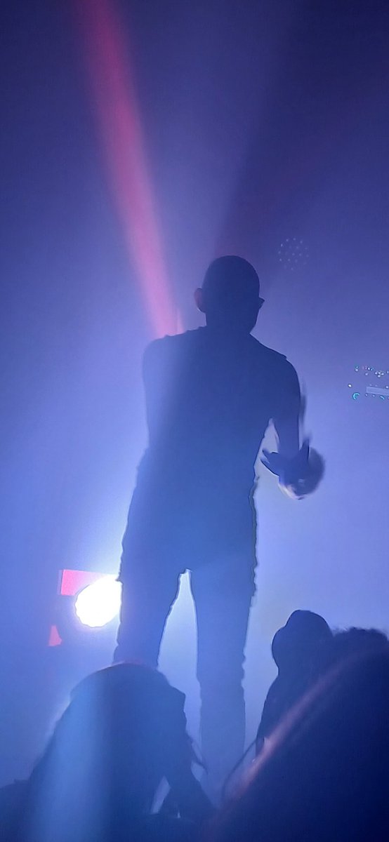 fabianjaraokei's tweet image. Tremendo show de #SistersOfMercy en Flores