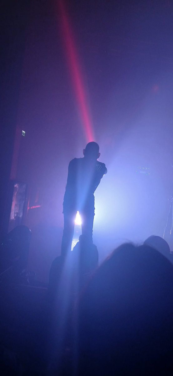 fabianjaraokei's tweet image. Tremendo show de #SistersOfMercy en Flores