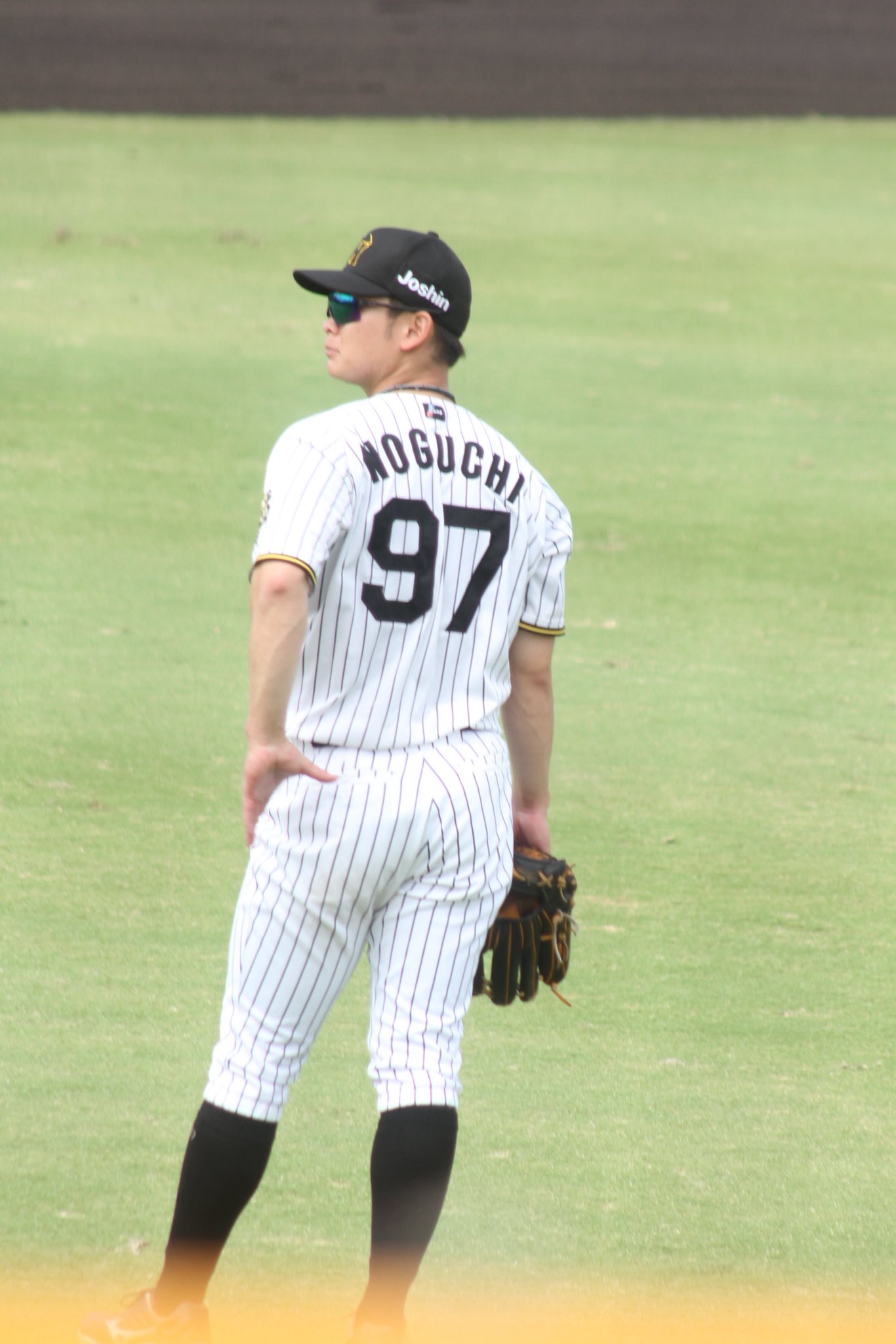 【新品】野口恭佑　ユニフォーム　阪神 PZJHRRJ3UBMAVBDYNA336QAPFM.jpg