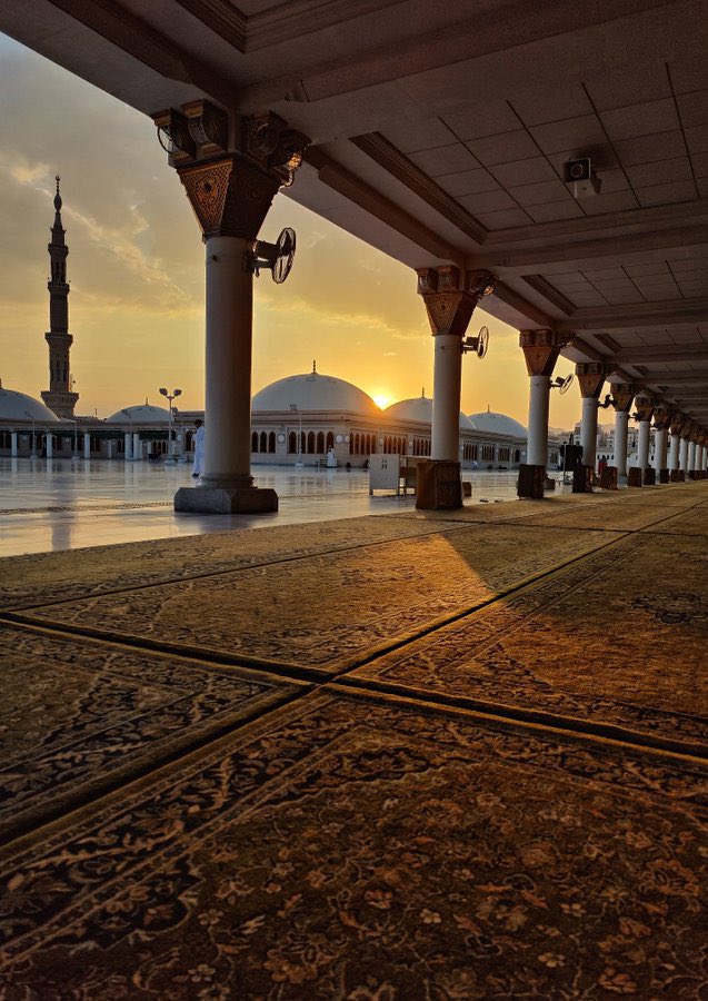 Medinah_Live's tweet image. اللهم أكتب لنا مع أنفاس هذا الصباح خيراً
ورزقاً وعافية ودرباً منير بطاعتك 

#صباح_الخير
#المسجد_النبوي 
#المدينة_المنورة