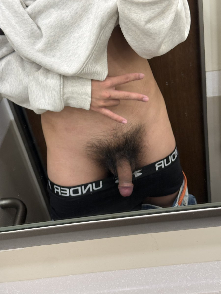 半个月没射了特别涨，还不知道能坚持到什么时候，平常3天不射就有十几股，这半个月不射知道有多少