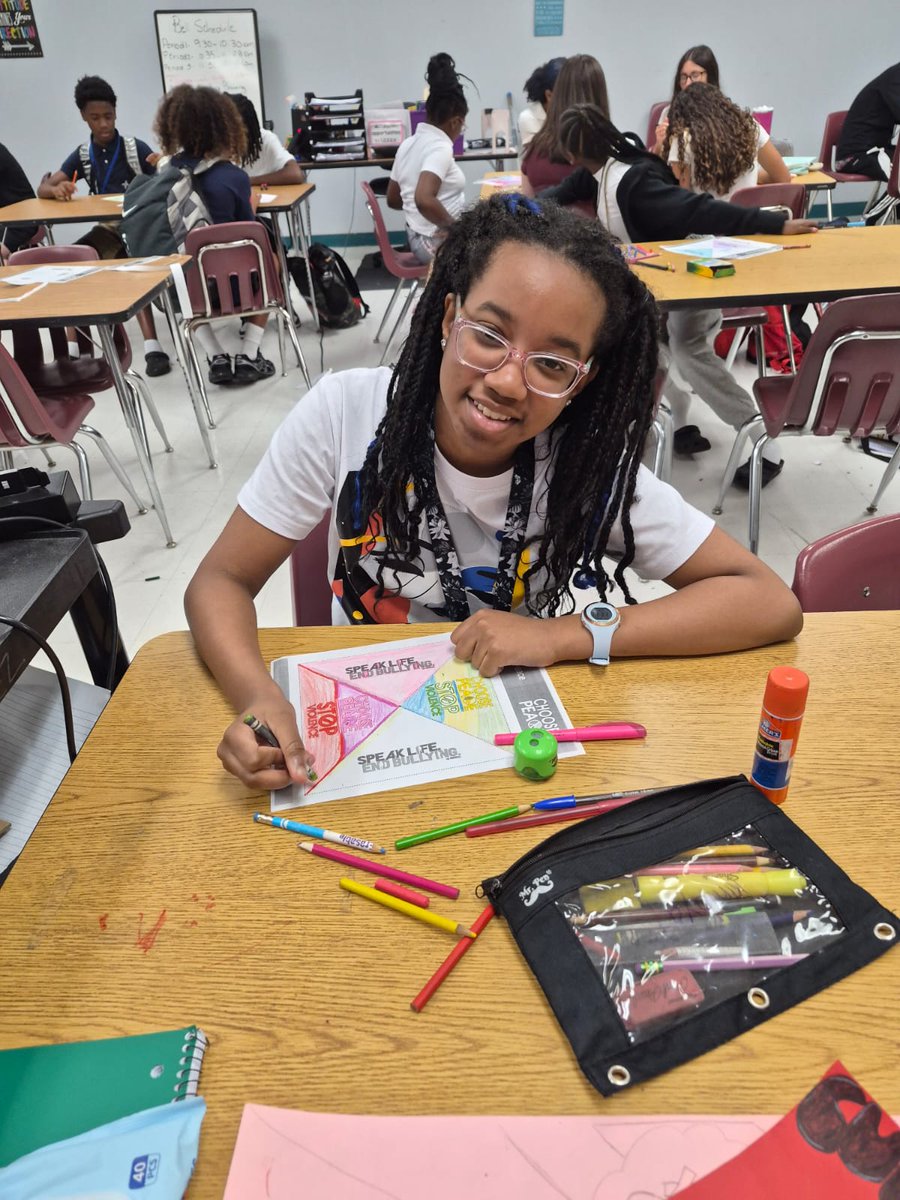 LCMS_MS's tweet image. Peace Week @LCMS = smiles, laughter &amp;amp; soooo much fun! Our 🦁s spread kindness, celebrated peace, and showed what teamwork is all about.✌🏼☮️@lcms_principal @AP_NEWELL @TraciAveni 
@DoryVegaRodrig1 @bcpsnorthregion @CSCBroward @ChoozPeace @UnitedWayBC
#PeaceWeek #LionPride