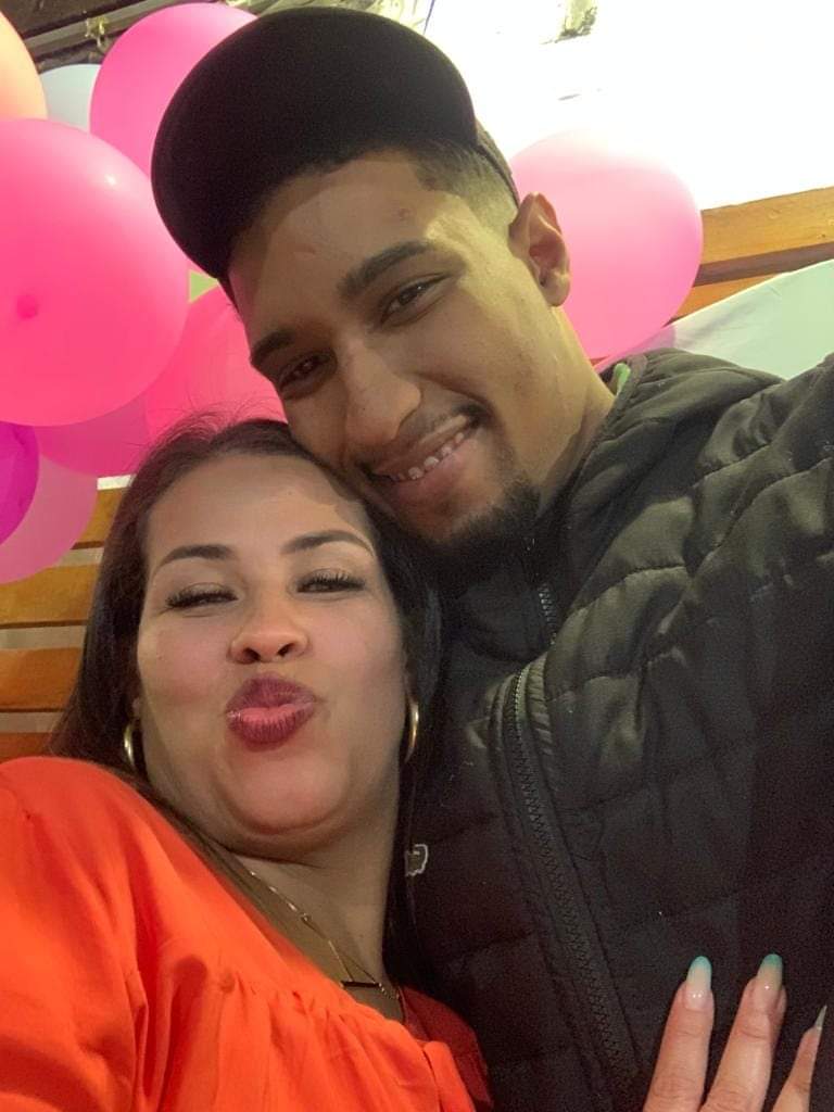 Meu maior alicerce, te amo rainha...