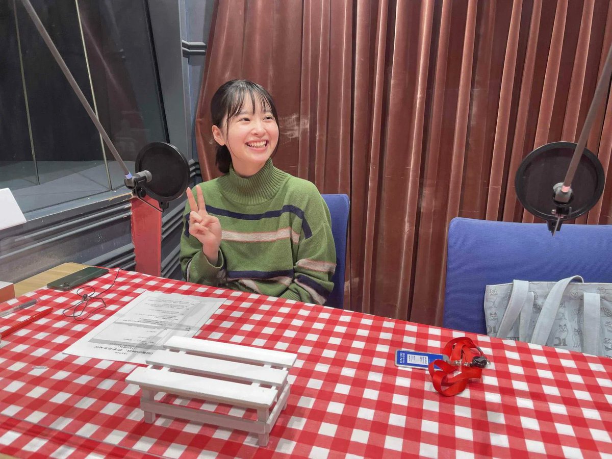 【最終回オフショット📸】

✌沼ちゃんと言えば✌

カメラを向けると
ピースばかりしていた
あの頃が懐かしいです☺

最終回は10月4日（土）まで
radikoのタイムフリーで聞けます👇
radiko.jp/share/?t=20250…

#asukoi #飯沼愛