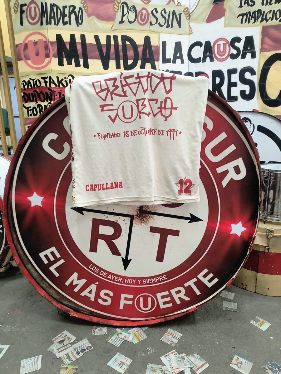 FIN DE SEMANA LLENO DE GARRA !!!
PRESENTES EN EL TEMPLO SUMANDO DE A 3 PUNTOS…J(U)NTOS HACIA EL TRI 🏆. EL DÍA DE HOY PRESENTES EN EL CAMPEONATO DEL PODEROSO CONO S(U)R… EL MÁS FUERTE 💪🏽 

BRIGADA SURCO
LA BANDA DE RUKELY
LOS ESPESOS
R(U)MBO A LOS 34 AÑOS DE PASION !