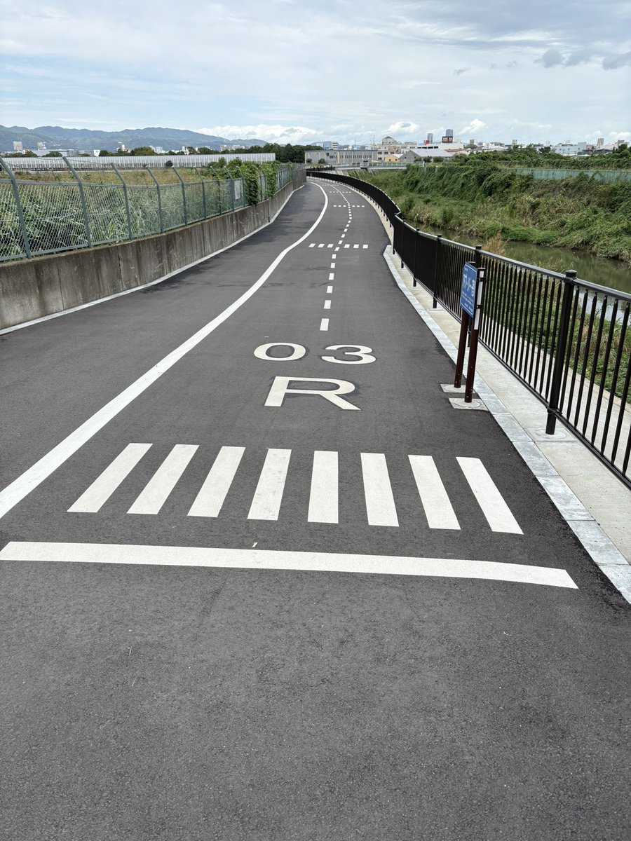 CGNoGzzQ4PexaSA's tweet image. 今日はお休みで、来てしまった

#ma-zika
#千里川土手