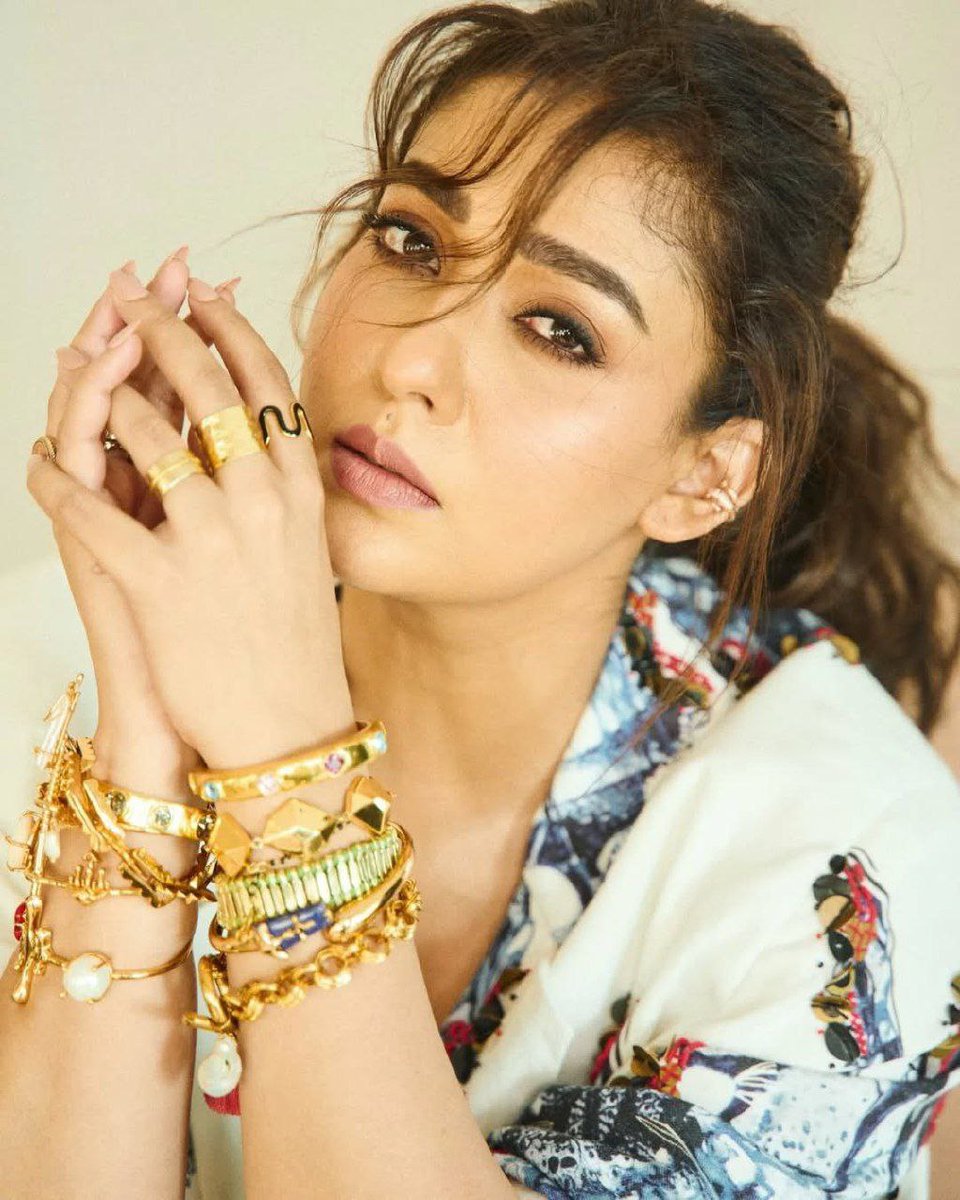 TharaTrendz's tweet photo. Welcome to the #NayanWorld.

#Nayanthara #LadySuperstar https://t.co/EDRvwmH7qb