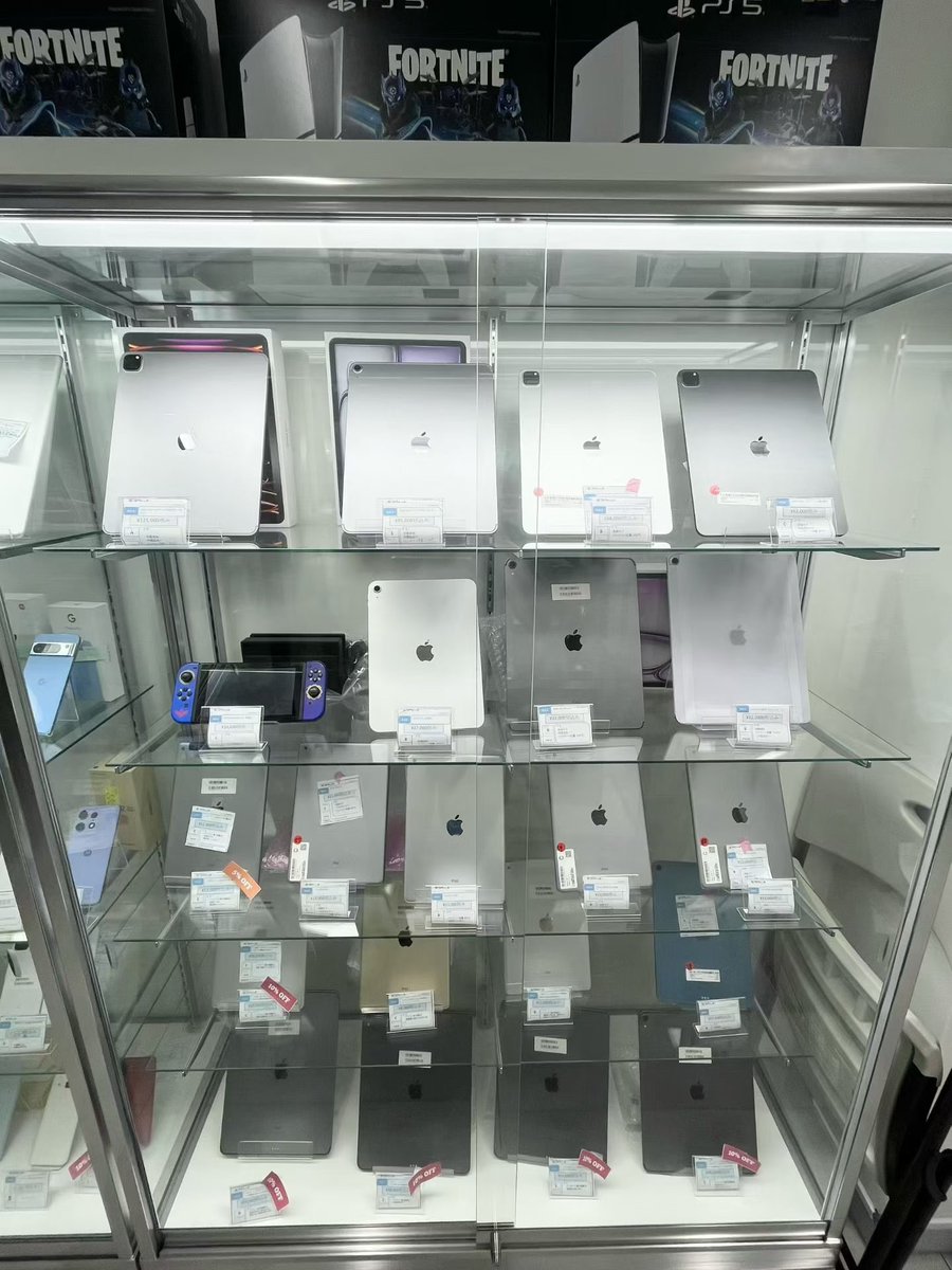 ekomaketo's tweet image. 📍 1 min from Akihabara Station!
📱 Huge selection of new &amp;amp; used iPhones, iPads, laptops, and game consoles!
🔥 Up to 15% OFF on used items!
💯 Quality guaranteed | 🛠️ Full after-sales support

#Akihabara #iPhoneJapan #UsedTech #TokyoShopping #JapanElectronics #GadgetDeals