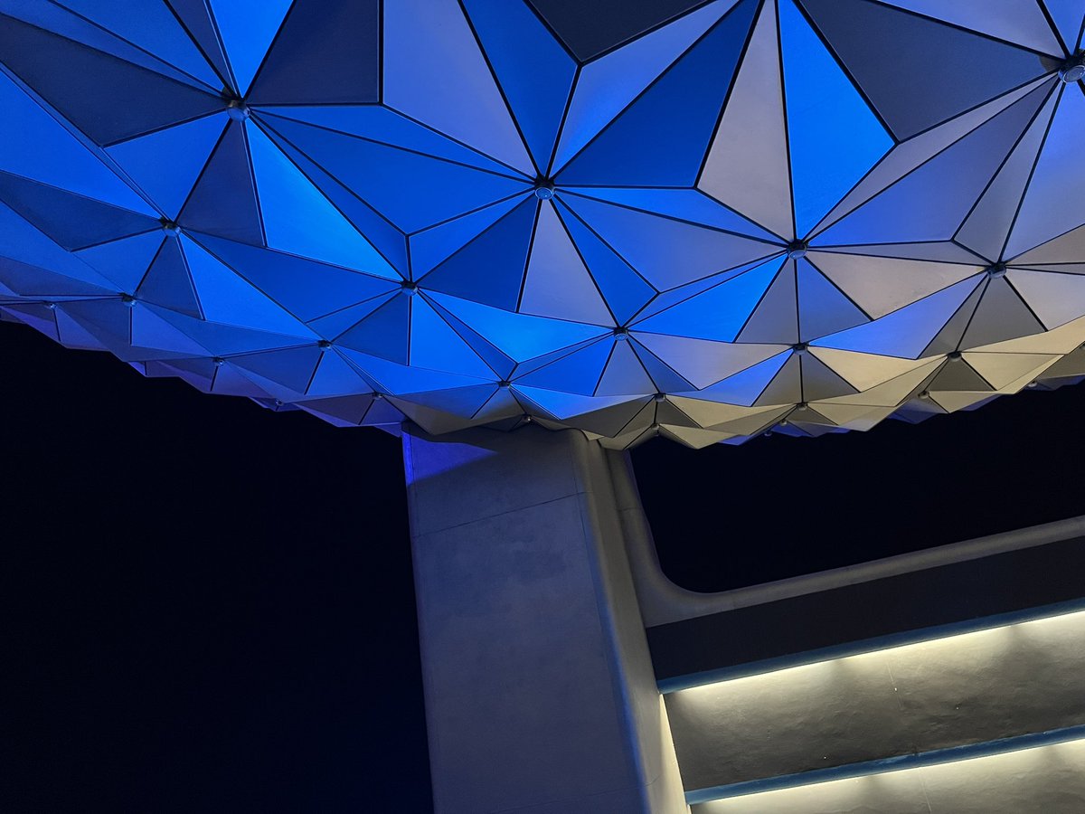 attau_'s tweet image. #spaceshipearth