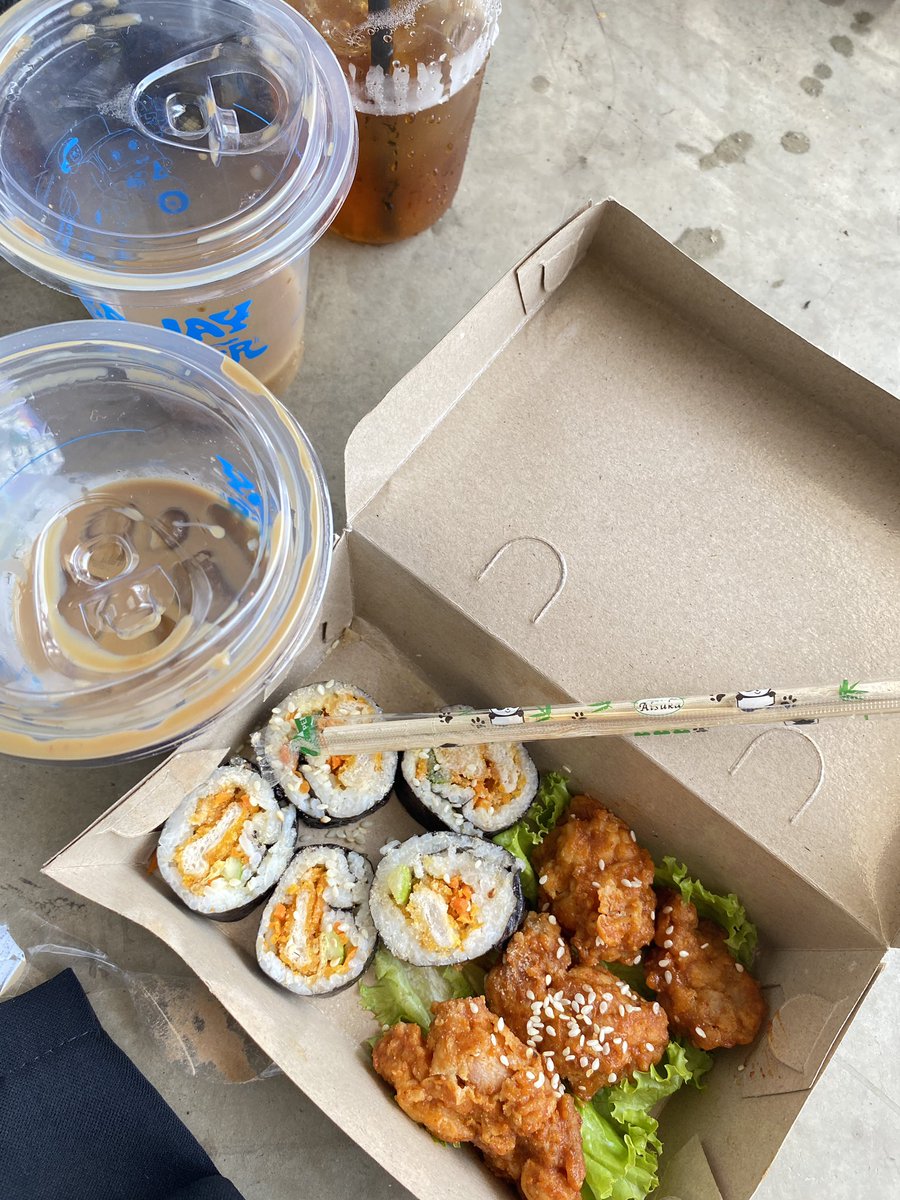 Asupan sebelum masuk venue kemarin🫶