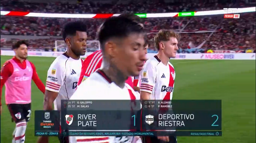 Por primera vez en 494 partidos dirigiendo a River, Marcelo Gallardo perdió 4 partidos consectuvos. 

❌River Plate 1-2 Deportivo Riestra
❌Palmeiras 3-1 River Plate
❌Atl. Tucumán 2-0 River Plate
❌River Plate 1-2 Palmeiras

Es la segunda vez en su carrera ▶️Al-Ittihad
