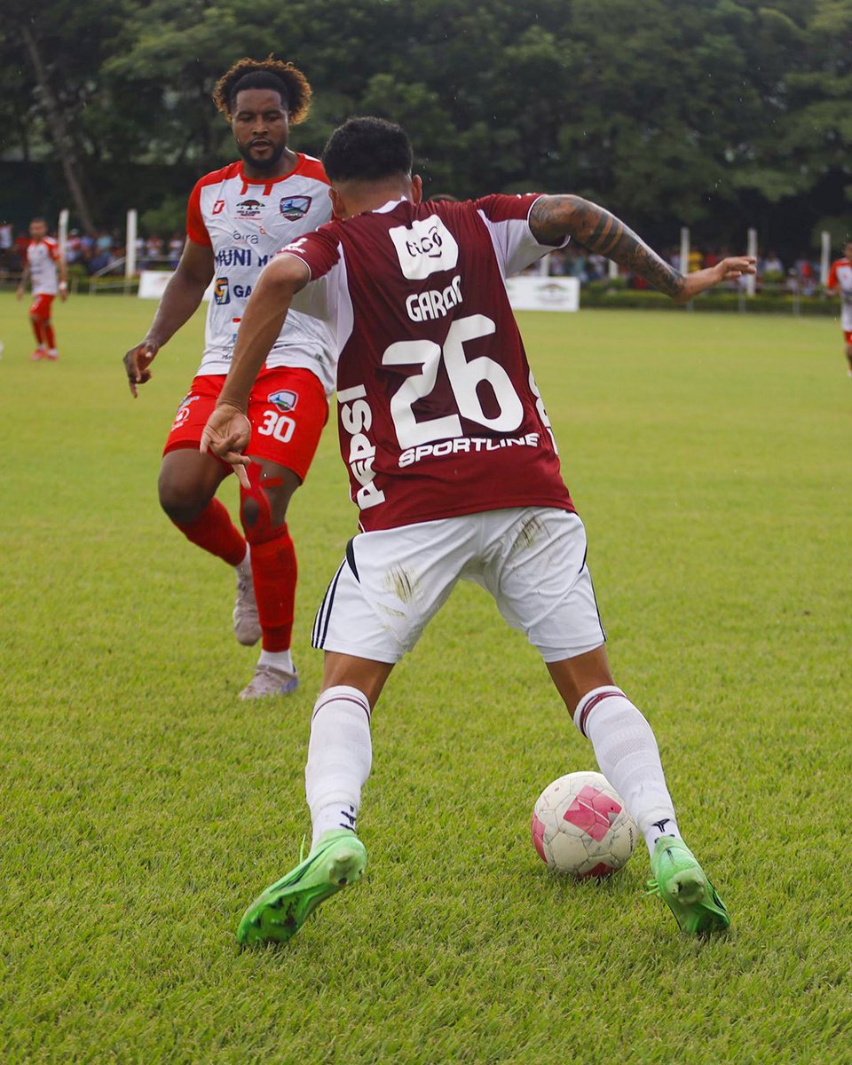 🚨👻 El jugador con mayor porcentaje de errores por juego en el equipo. 

❌ 1 pase errado cada 7 (PPP).
❌ 1 duelo perdido cada 4 (PPP).
❌ 2 gol errados por partido.

Lynner García.  

#DataCrema👻