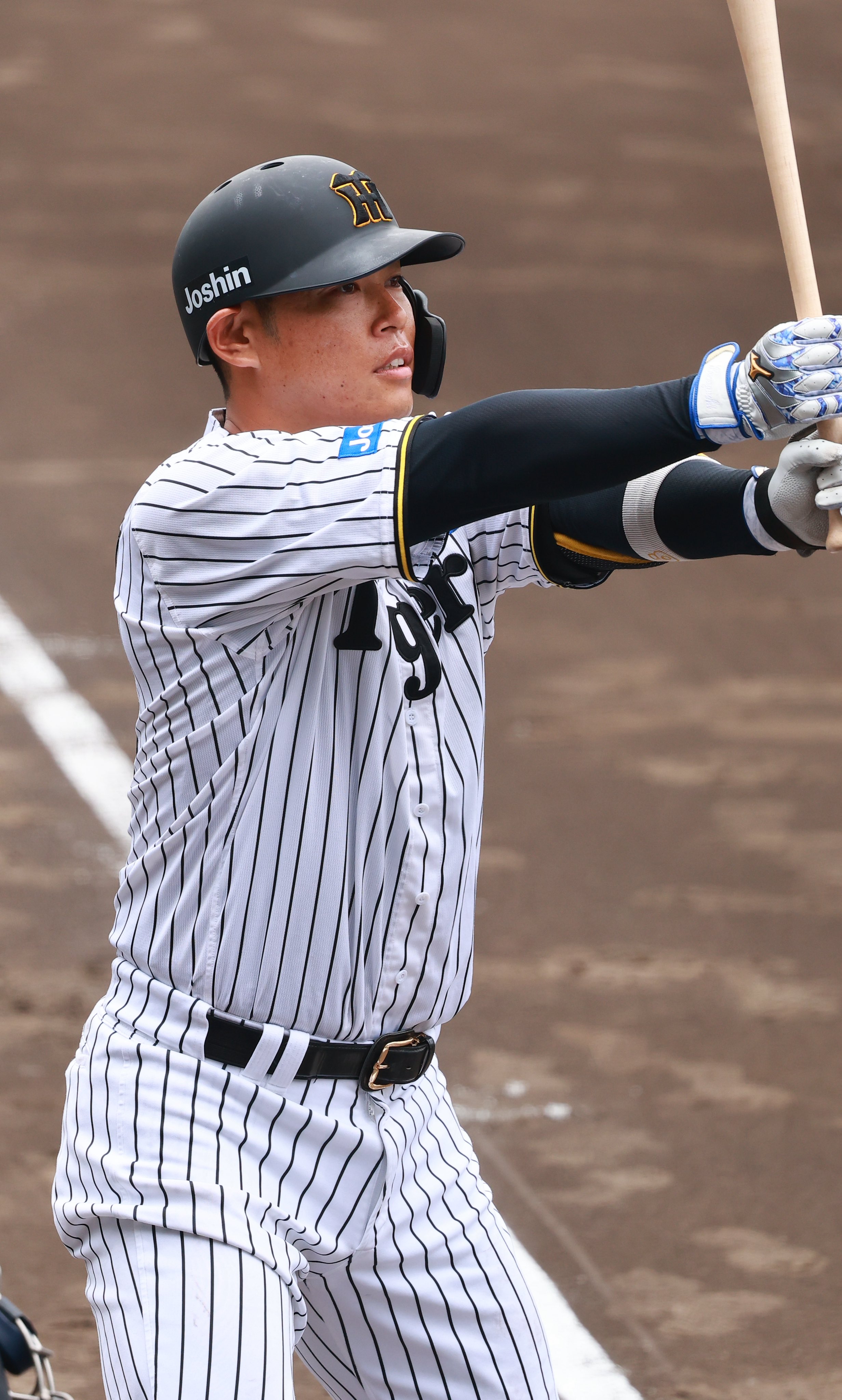 ② Lサイズ　原口文仁選手 レプリカユニフォーム 2025 阪神タイガース 新品 2025年最新】阪神 原口 ユニフォームの人気アイテム - メルカリ