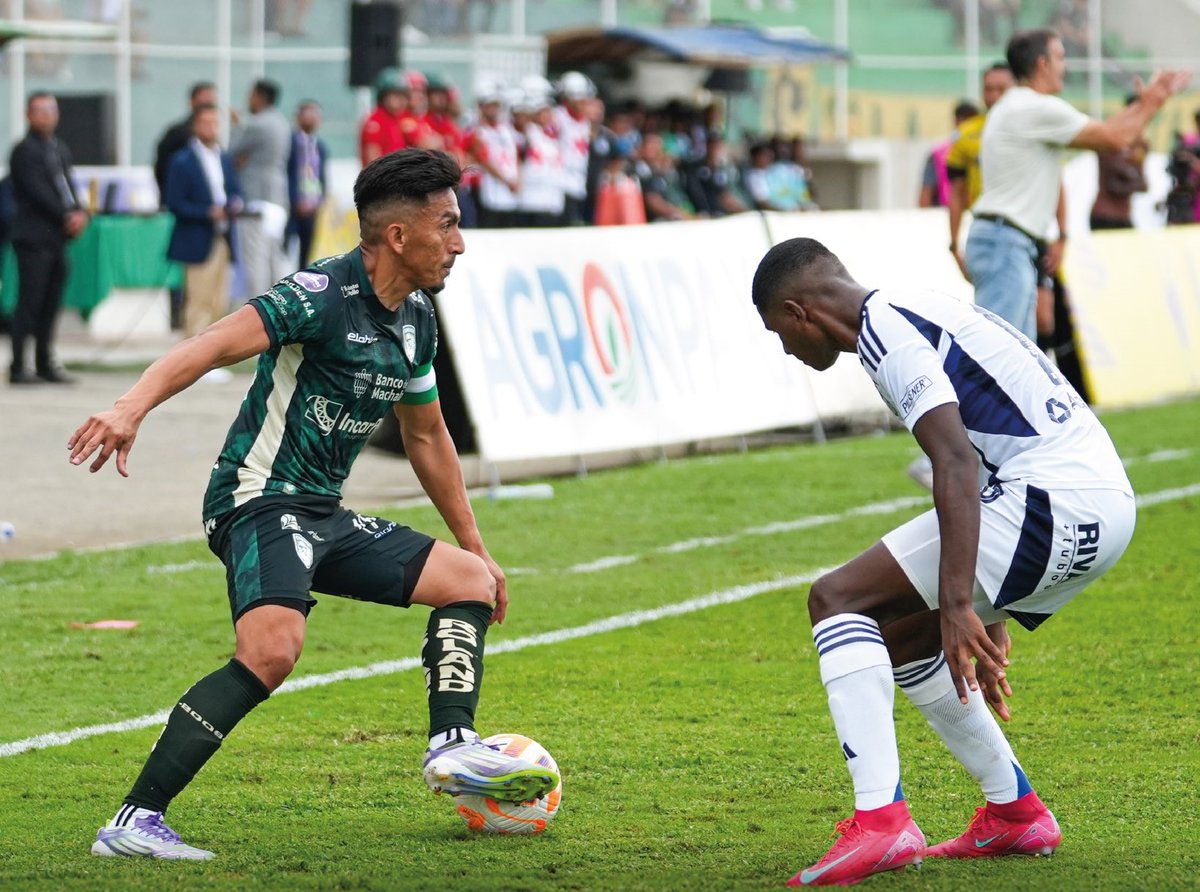 EMPATE EN MACHALA

#Orense empata 0-0 contra <a href="/CSEmelec/">Club Sport Emelec</a> y con este resultado cumple el objetivo de ubicarse entre los 6 mejores

Los azules se enfocarán en el segundo hexagonal.

#TribunaEléctrica #Emelec