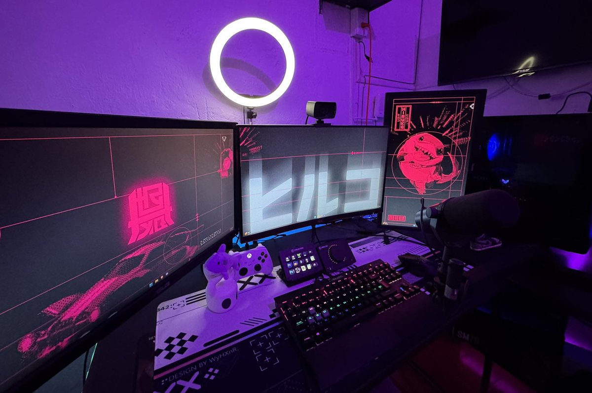 Hace 1 año me convertí en Partner de Twitch 💜
Ver mi setup inicial vs el de ahora me recuerda todo lo que hemos crecido juntos, el primer usuario que se puso HRK en el ID, Aun recuerdo cuando desbloqueamos mas emotes 💜
Gracias a quienes han estado aquí apoyando siempre!