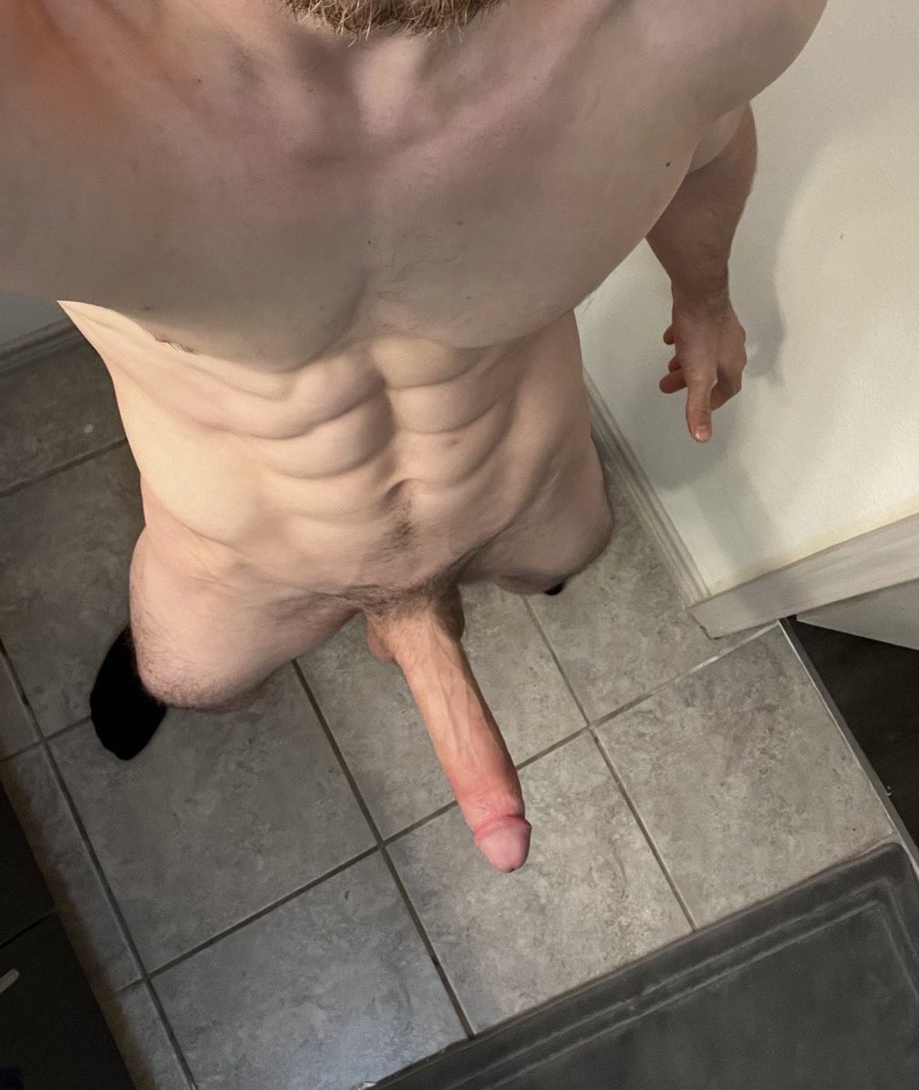 rockhardtyler69's tweet photo. post shower 🍆 #bwc #hung https://t.co/Z3jWE5S4ni