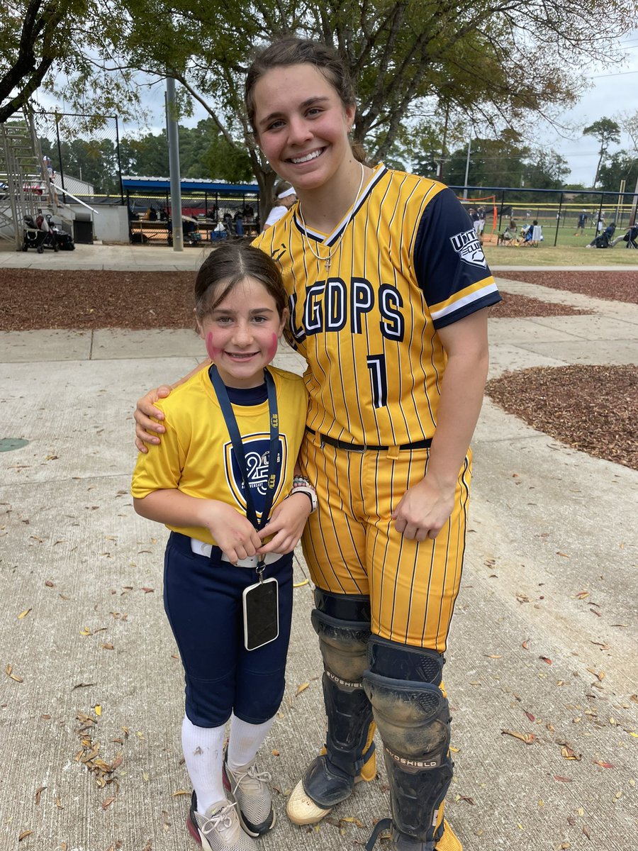 Mila Gilbert tweet media