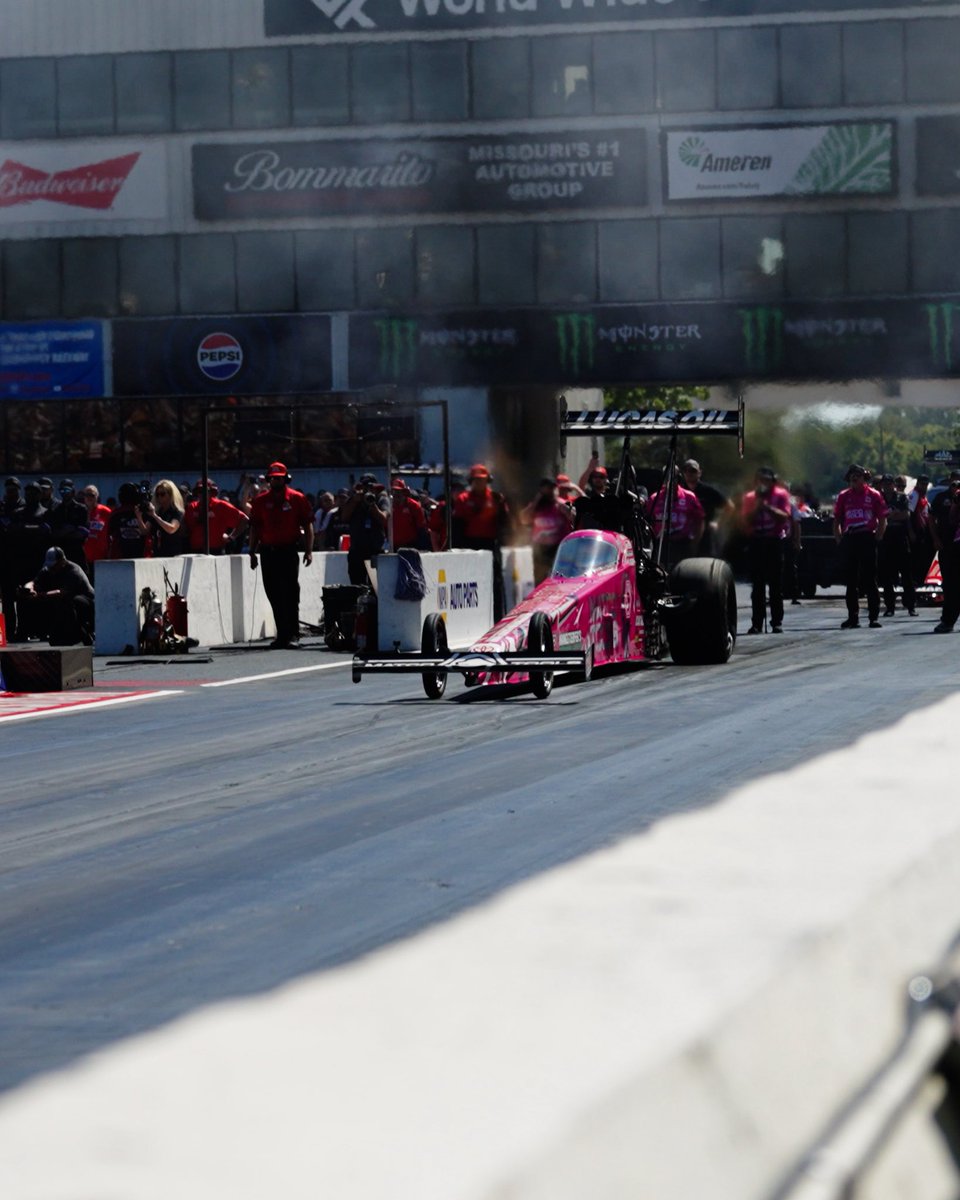 AntronBrown's tweet image. It wasn’t the ending we hoped for, but going rounds today showed just how much this team keeps improving. Every race is another step forward. We’ll use the off week to reset and be ready to attack in Dallas!

• @matcotools • @Lucas_Oil • @FVPparts • @Hangsterfers • @wtcep •…