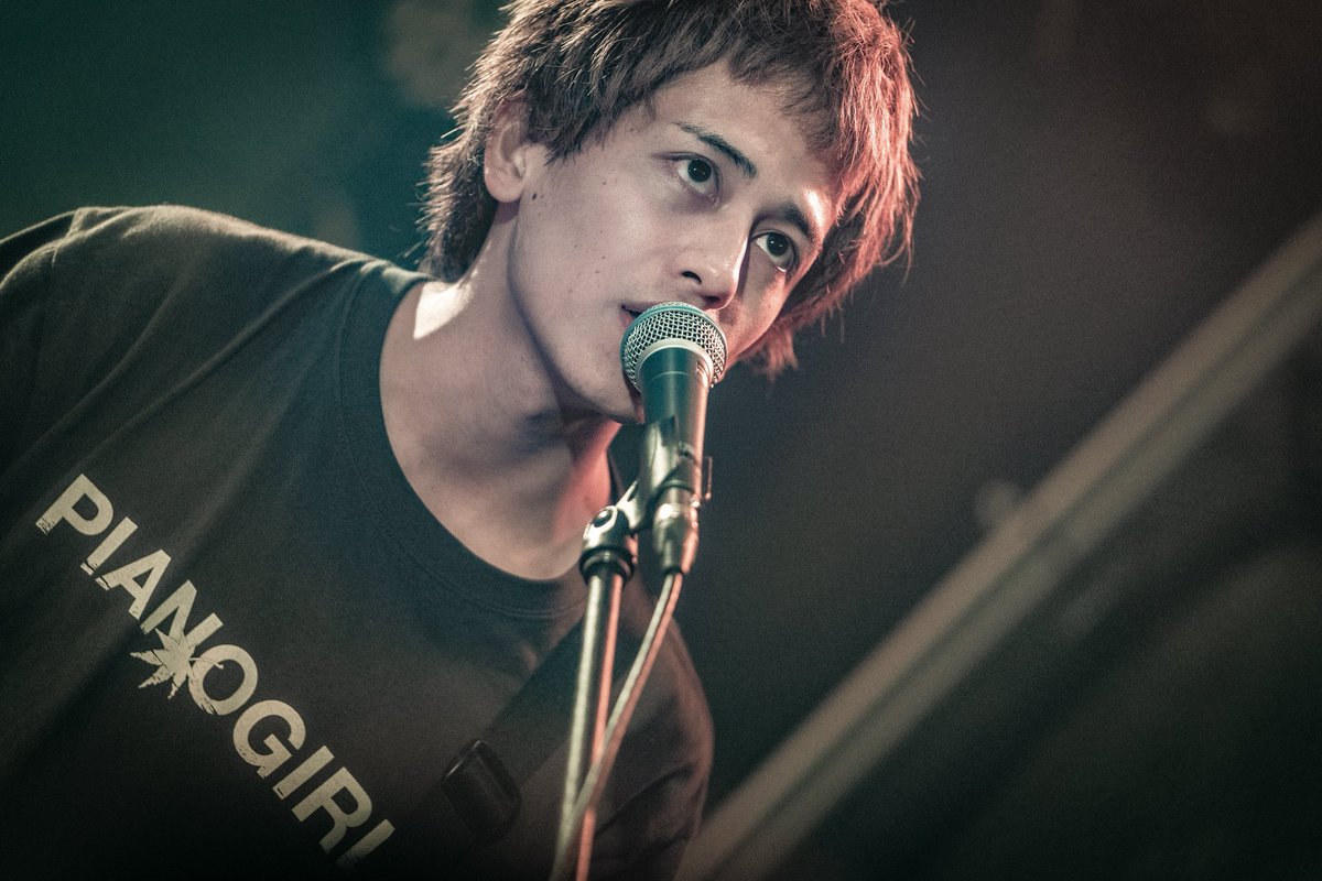 grandir1979s's tweet image. SleepInside@新宿MARZ
tie in reaction vol.12
2025.9.28

SleepInsideも知らなかったけどSEでART-SCHOOLが流れて来てあたりと確定！
00年代の下北バンド的な音で出音も良いバンドだった。

#SleepInside
#tie_in_reaction
#yuasaphoto