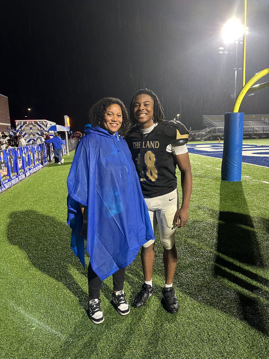 scshygirl's tweet photo. Rain and of course I stuck it out. #HisNumberOneFan #MySenior #MySonshine #MyFavoriteWR https://t.co/BFRoCKBiR9