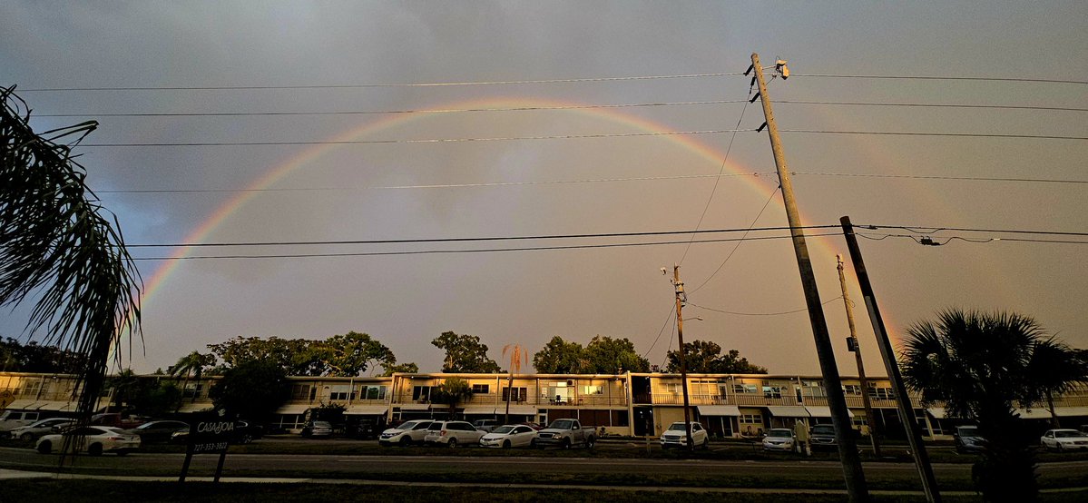 landersen83's tweet image. HAPPY #SUNDAYFUNDAY !!! Rainbow in #KennethCity formed right before the rain came! Perfect way to end the night! 😍🌧 🌈 

#WeatherNerd #Pinellas #RainBow #HurricaneSeason #FLWx #Florida #S24UltraPlus

@mcclureWX @Jlinkerwx @PaulFox13 @bn9weather