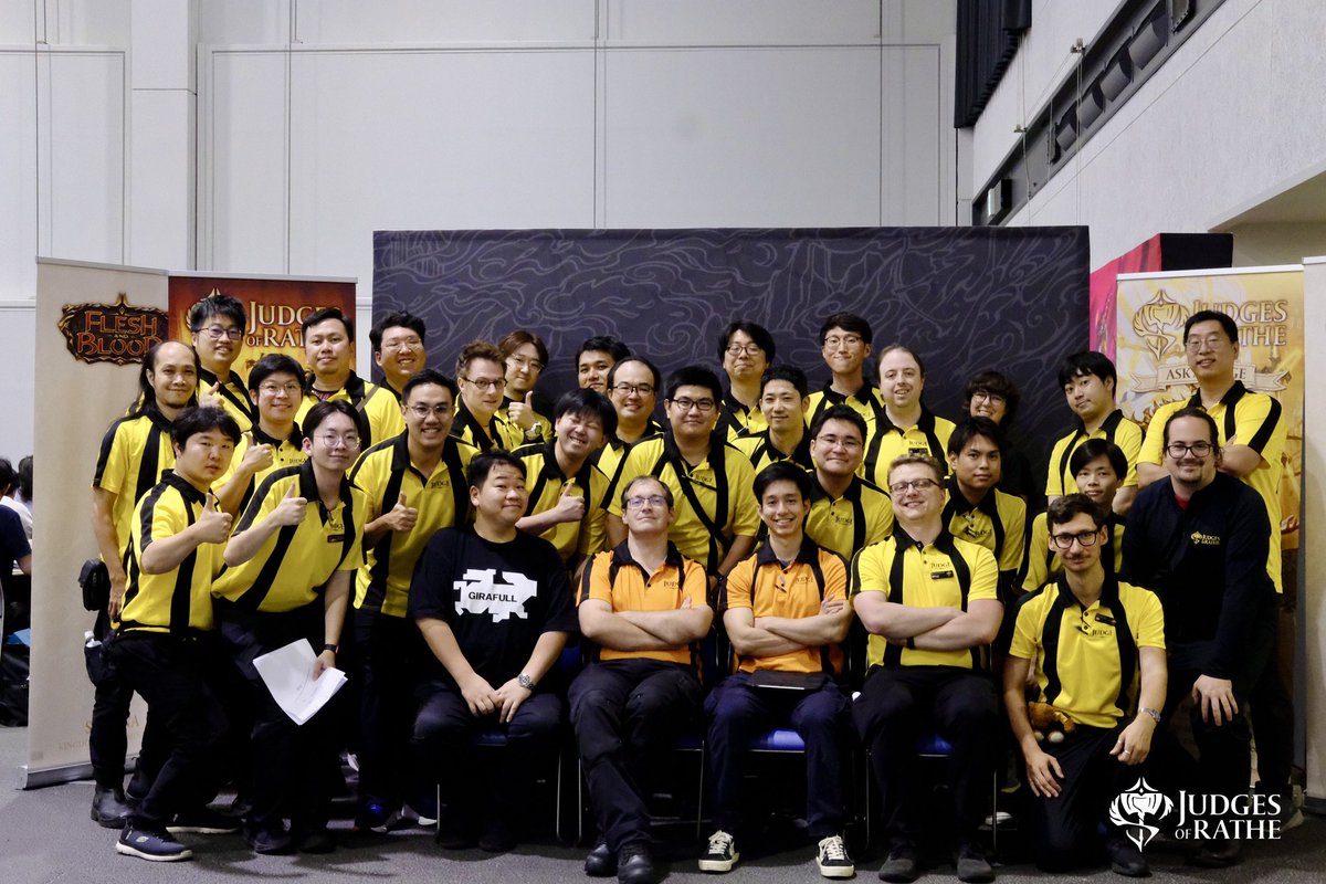 PvtVoid2's tweet photo. Wrapping up my 10-day trip to Japan! 🇯🇵
It was a blast to HJ a BH in Shizuoka—Top 8 felt like it flew by in seconds 🤣 Big shoutout to my amazing team 💪 and huge thanks to @ManSantFaB for the awesome tokens! Hope to be back in Japan next year to see you all again 🐝
#fabtcg https://t.co/XEc5oLRUwx