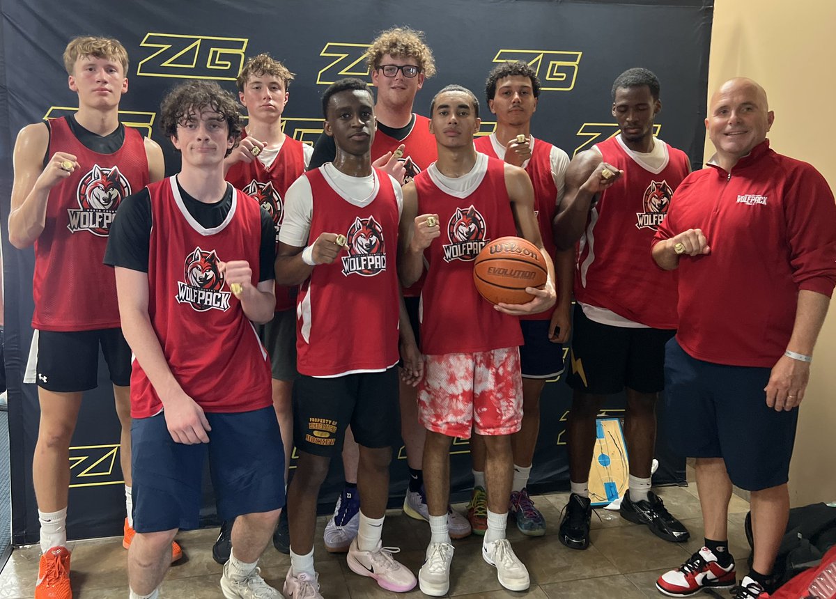 The North County Wolfpack Varsity boys get the huge #ZGring championship game victory. A big congratulations to them! 💍💎
