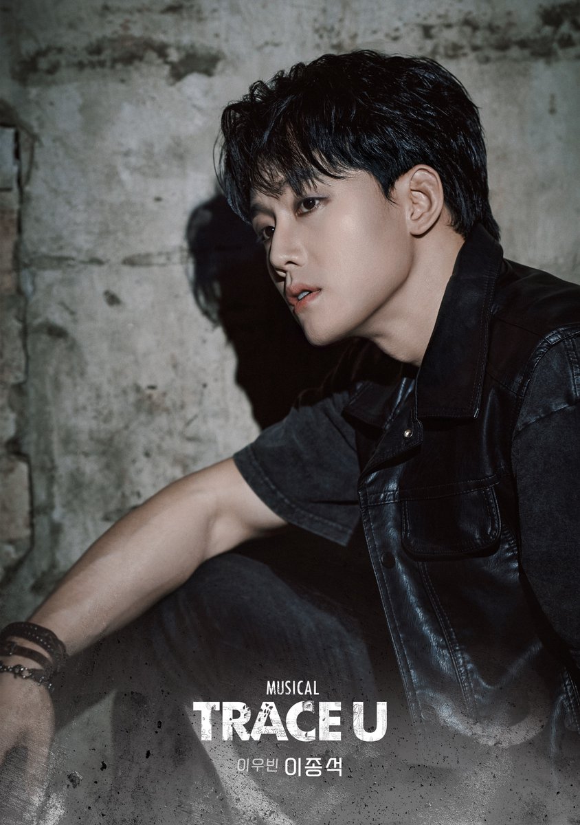 #뮤지컬 #트레이스유

𝑻𝑰𝑴𝑬 𝑻𝑶 𝑻𝑹𝑨𝑪𝑬 𝑼

🎸 프로필 포스터 공개

이우빈 #이종석

𝟐𝟓.𝟏𝟐.𝟎𝟒-𝟐𝟔.𝟎𝟑.𝟎𝟏
링크아트센터 벅스홀