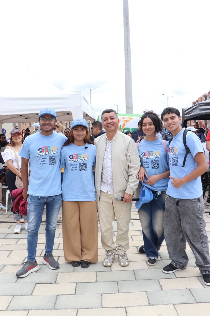 ¡Día histórico! 🎉 Inauguramos 2 nuevos parques en Verganzo: Los Maderos y Tibiflores.
Son más de 31 mil m² de áreas verdes con canchas, ciclorruta, parques biosaludable y juegos. Beneficiamos a más de 13 mil personas.
¡Así se ve la Recuperación del Progreso!