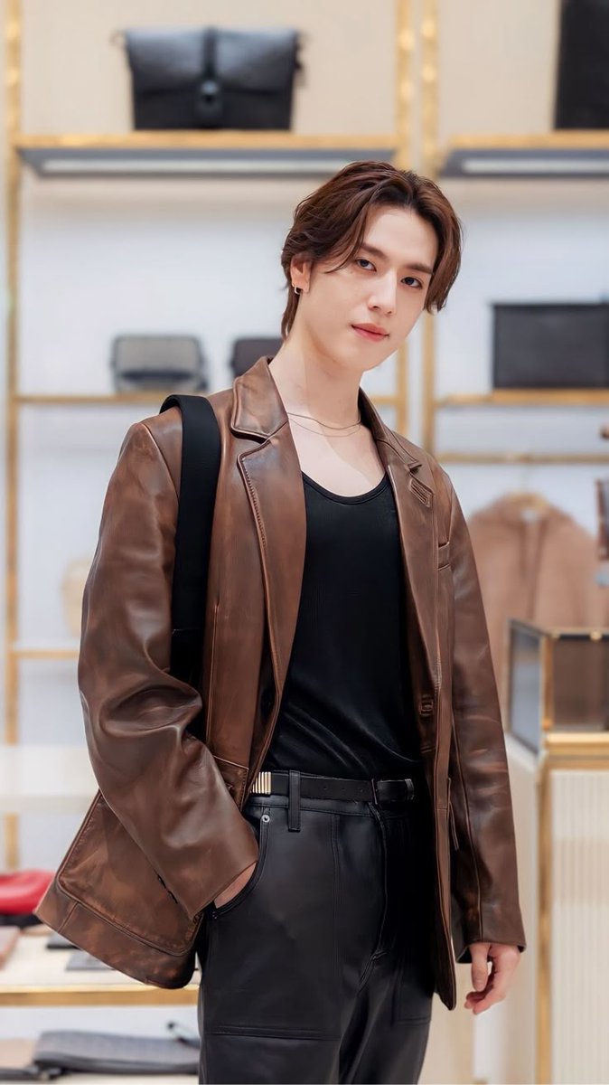 วันนี้มักเน่ยูคยอมเข้ากรม ดูแลตัวเองดีๆนะ อย่าบาดเจ็บ อย่าป่วย กินอาหารดีๆ รอวันเจอกันนะ เจ้ามักเน่ตัวใหญ่
#InterlunaTimeWithYugyeom
#인터루나타임과_유
#Yugyeom
