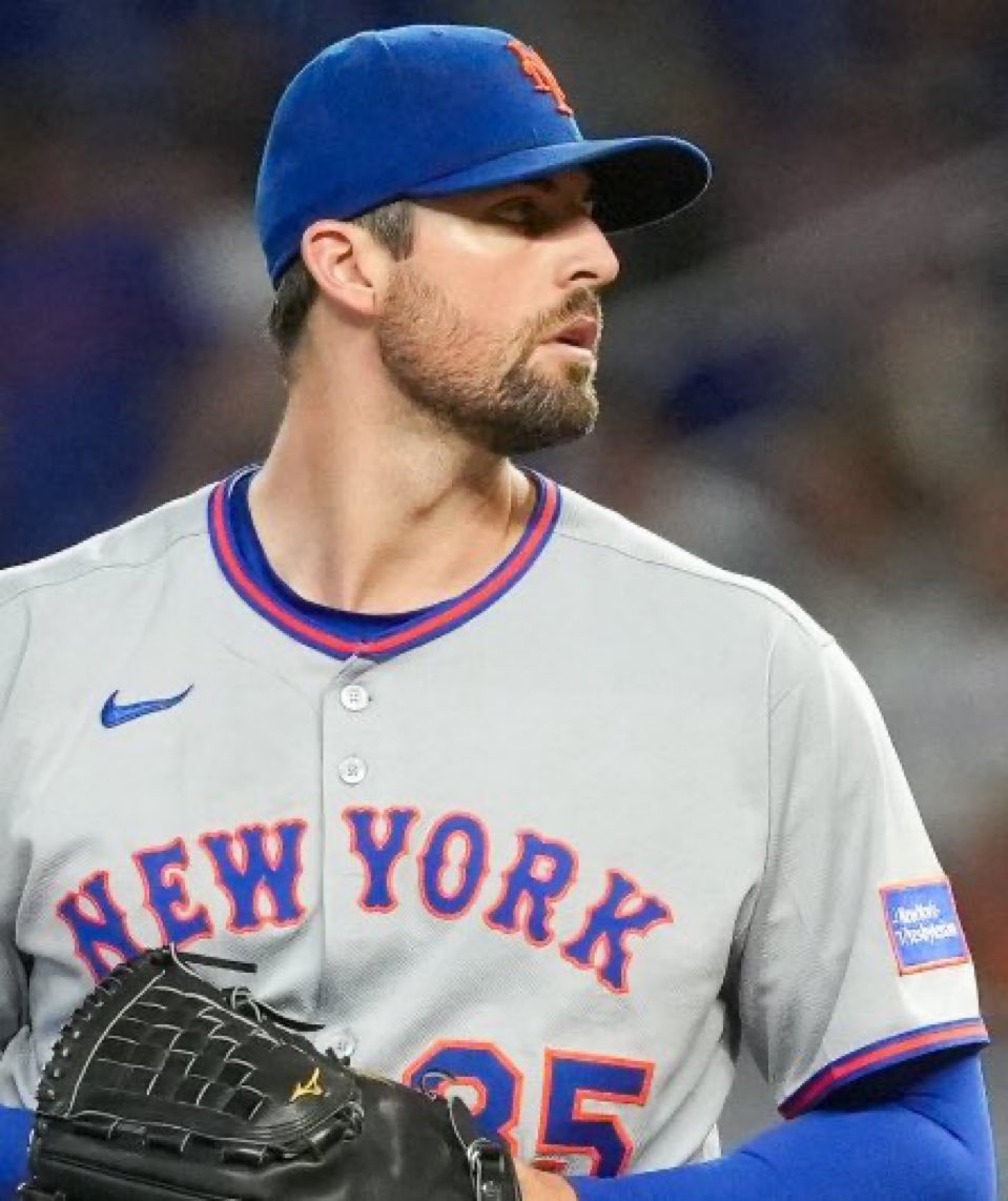 You can say what you want about the 2025 season….. but someone he received way too much hate was Clay Holmes.

Holmes was brought to the Mets as a #4-5 pitcher, doing exactly what his job was.

His 3.53 ERA was 9th in the NL.

Congrats on the outstanding season #35👏