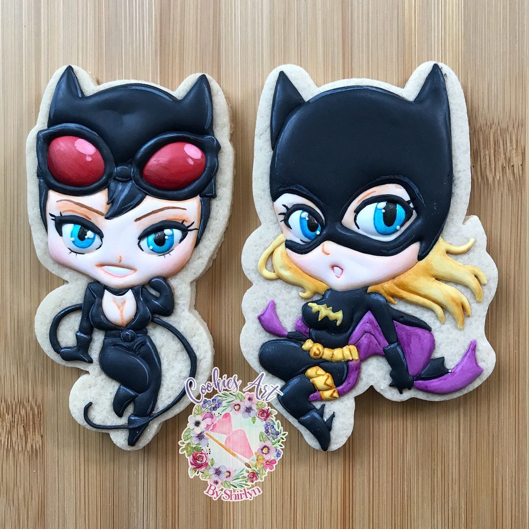 These Lovely Batgirl and Catwoman Cookies Are The Cats Meow! 
made by Cookies Art By Shirlyn 
buff.ly/xCKGMJv