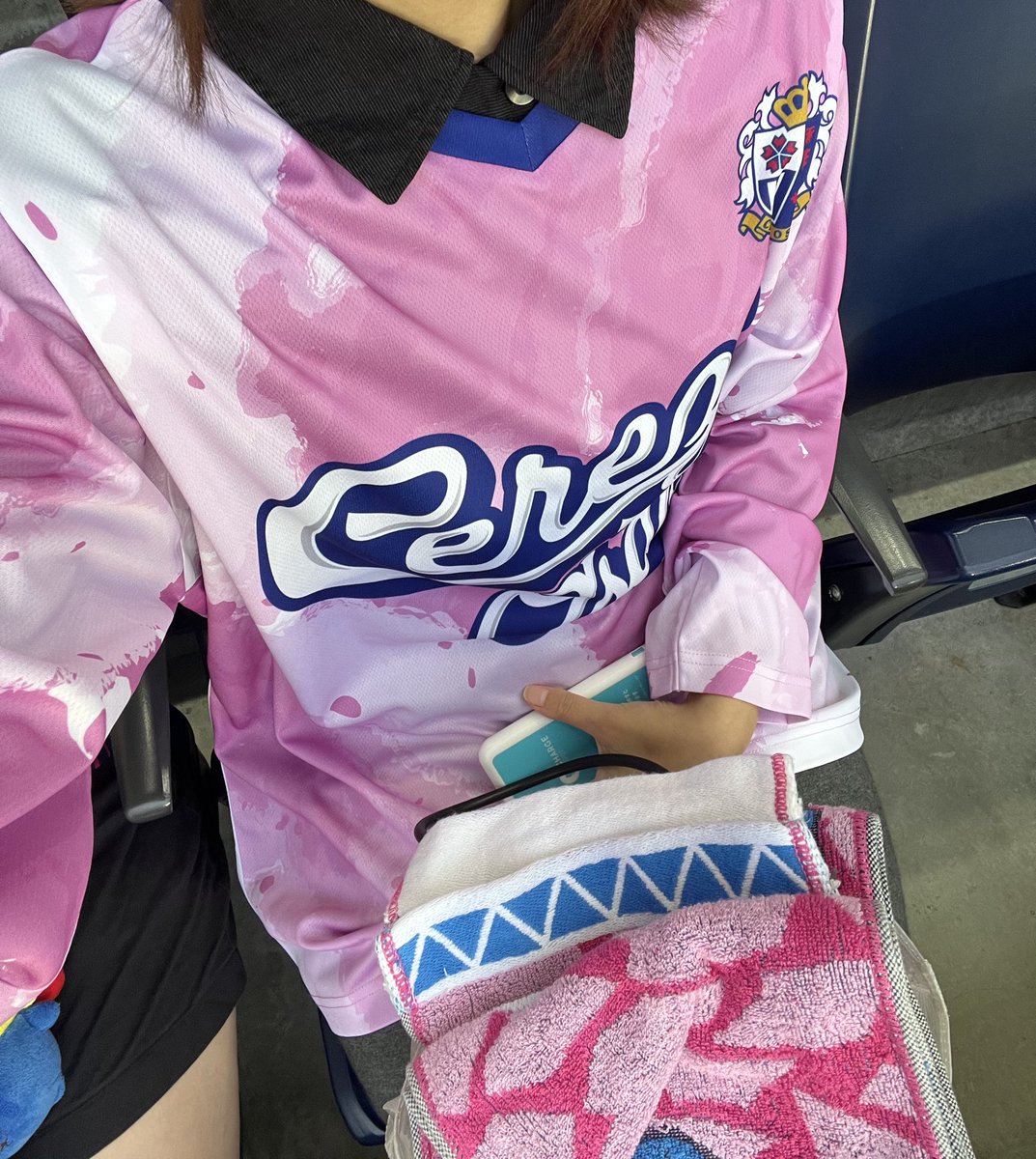 ホッケーシャツ、このタオマフと色合いばっちり(*>ω<)b