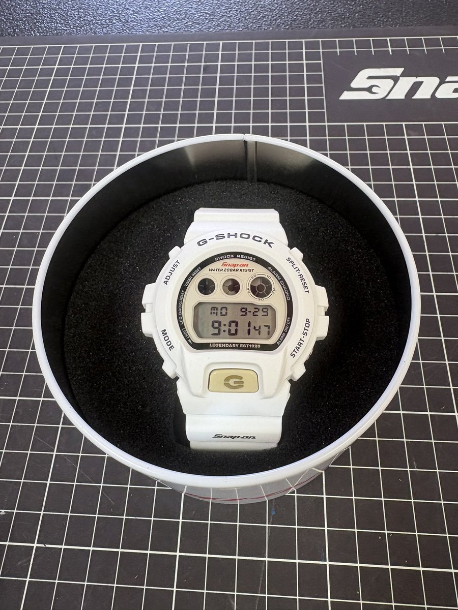 Snap-on G-SHOCK 限定 新品未使用 スナップオン 時計 ☆スナップオン生誕105周年を記念したG-SHOCKが、初のホワイト