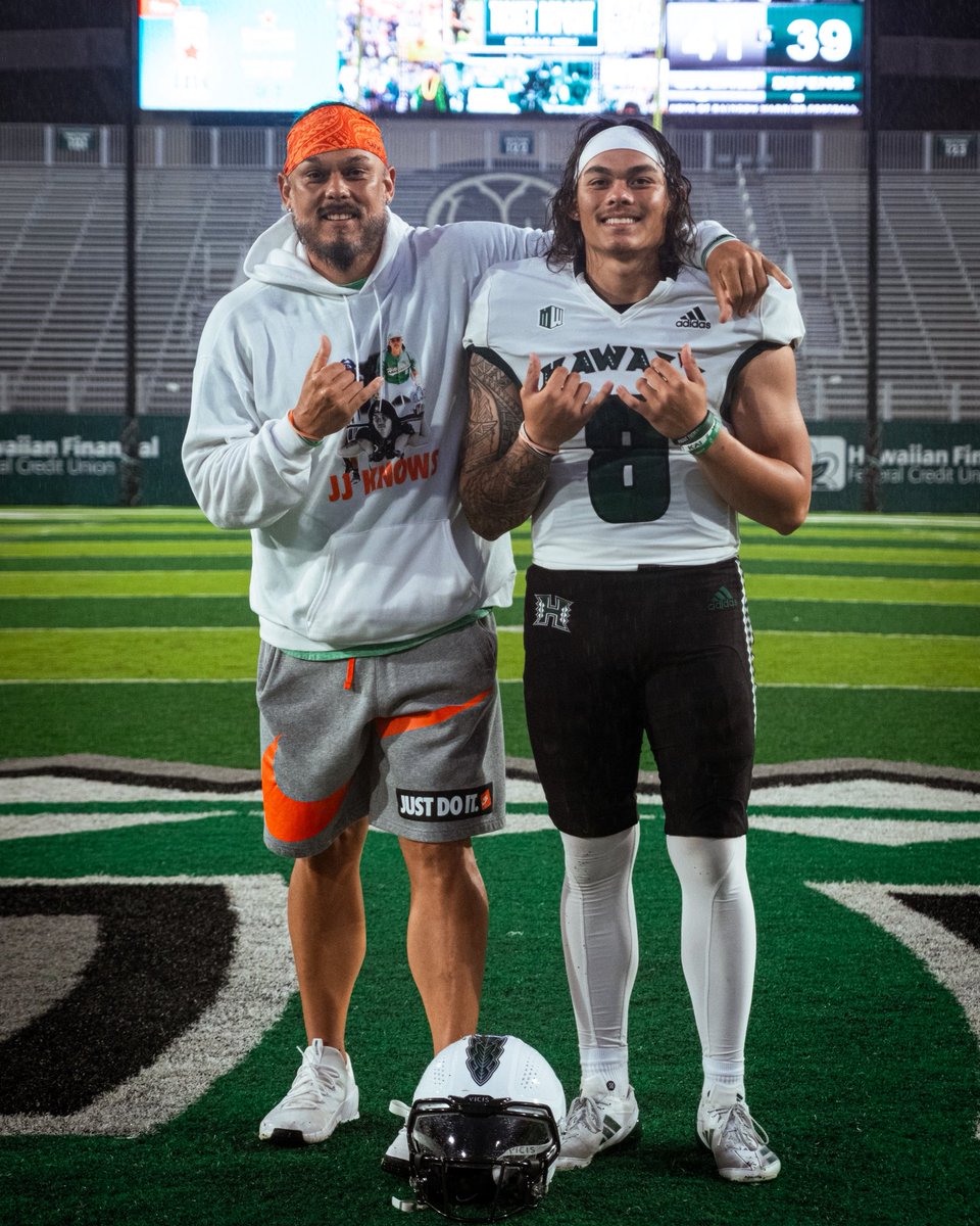 Happy #National #SonsDay My Ride or Die <a href="/jjniel8/">Jarret Nielsen</a> Blessed to be on this Journey with you!! Witness to your #DualSport Life at Manoa 🏈⚾️ more impressed you were on the #DeansList 👀🤙🏾🤙🏾 Now you take the Grind to 🌵⚾️ <a href="/GCU_Baseball/">Grand Canyon Baseball</a> #LopesUp #JJknows <a href="/Tarek_Fattal/">Tarek Fattal</a> <a href="/johnwdavis/">John W. Davis</a>