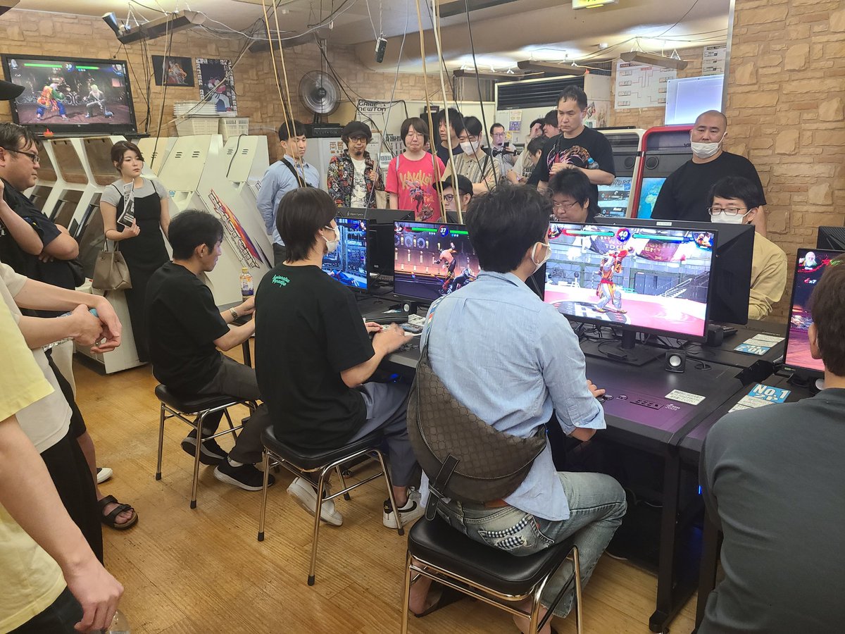 일본 일정을 모두 마치며..
기억에많이 남는 3가지를 남겨요..버추어파이터 대전환경 너무 부럽고 좋았고~
일본에서 함께 해준
<a href="/Homestay_Akira/">HYDRIX｜ホームステイアキラ</a> 
<a href="/TetsukoYamada/">山田哲子/2.13＆28新橋対戦会・22広島きんさい杯</a> 
<a href="/chinpanj/">MGG | chinj</a> 
감사합니다.