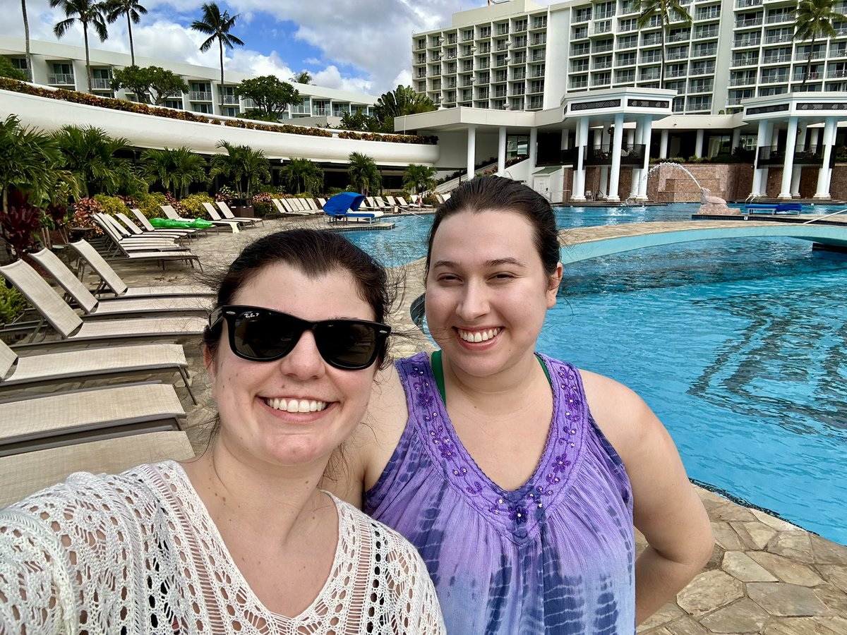 ebworswick's tweet photo. Hawaii 🌺🌅❤️  time with the fam. https://t.co/dZ0twZ2bqw