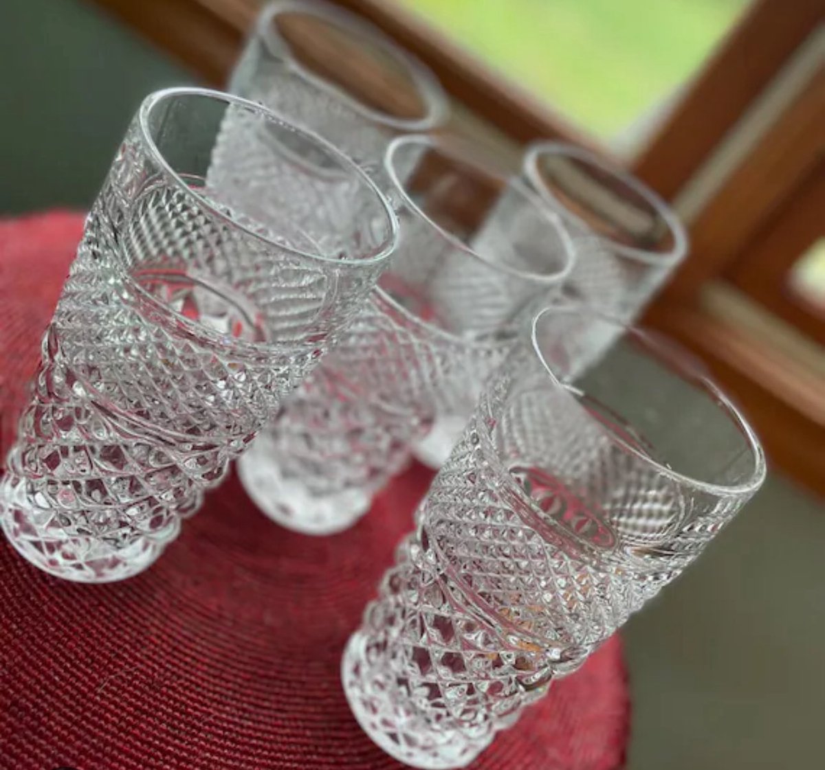 itsderrick4's tweet photo. The water gotta go in this type of glass tho no cap😹 https://t.co/j6rVZHewY5