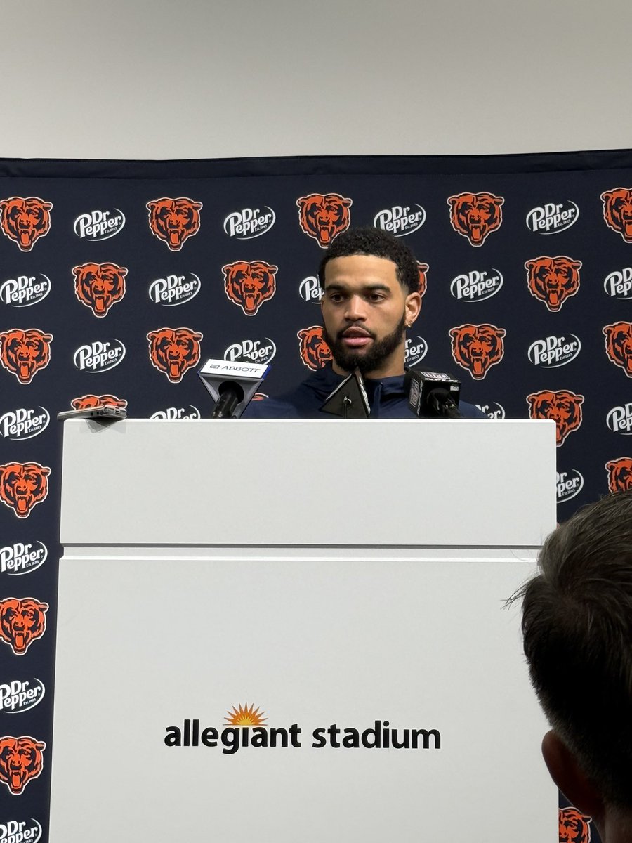 CassieCarlsonTV's tweet photo. “Ben came over to me right before and said these are times you’re made for. Went into huddle looked everyone in the eyes and said this is the moment.”

#Bears QB Caleb Williams on the mentality going into the Swift TD drive. https://t.co/3Jk4DvlDie