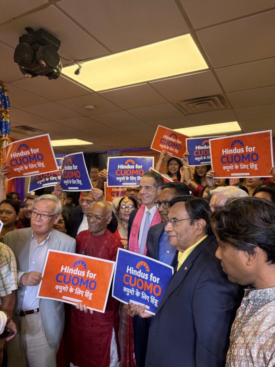 andrewcuomo's tweet image. Today in Queens, I was proud to stand with more than 250 community members at the launch of Hindus for Cuomo.

New York’s greatest strength is its diversity, and the Hindu community is a vital part of our city’s fabric. Together, we share the same goals: safe streets, schools…