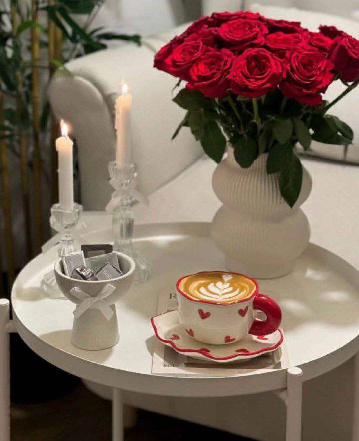 فيه ناس إذا جالستهم يبرد الفنجان 
بس يدفى قلبــ♥️ـــك..