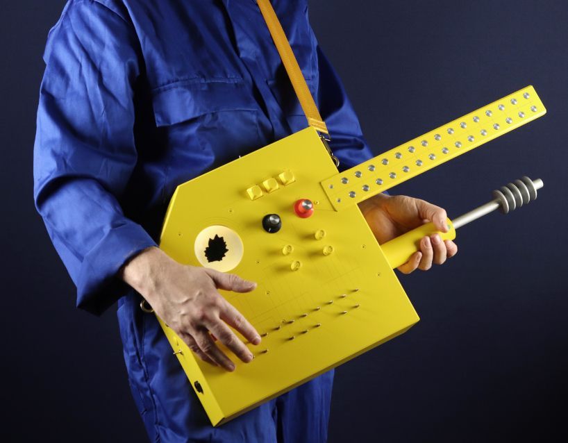 designboom's tweet image. love hulten’s produces a custom and guitar-like synth instrument with ferrofluid that dances whenever a sound plays designboom.com/technology/lov…