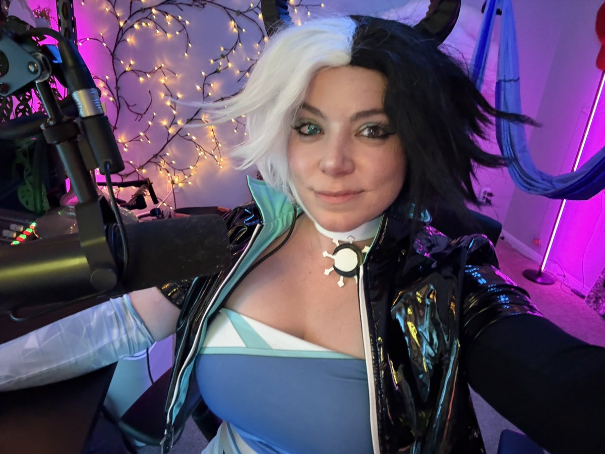 LIVE. You won’t last 5 MINUTES with this LUNA STREAM