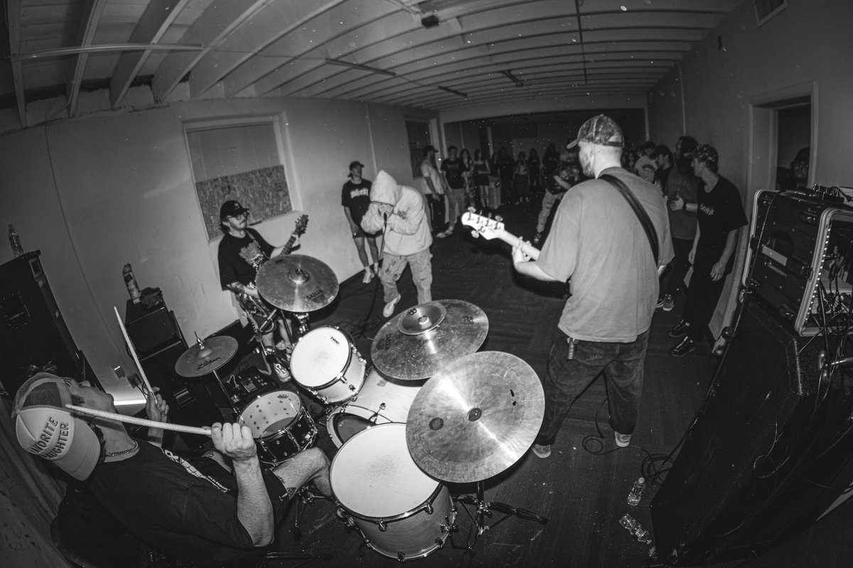 gremlincc's tweet image. hardcore with the people
i love