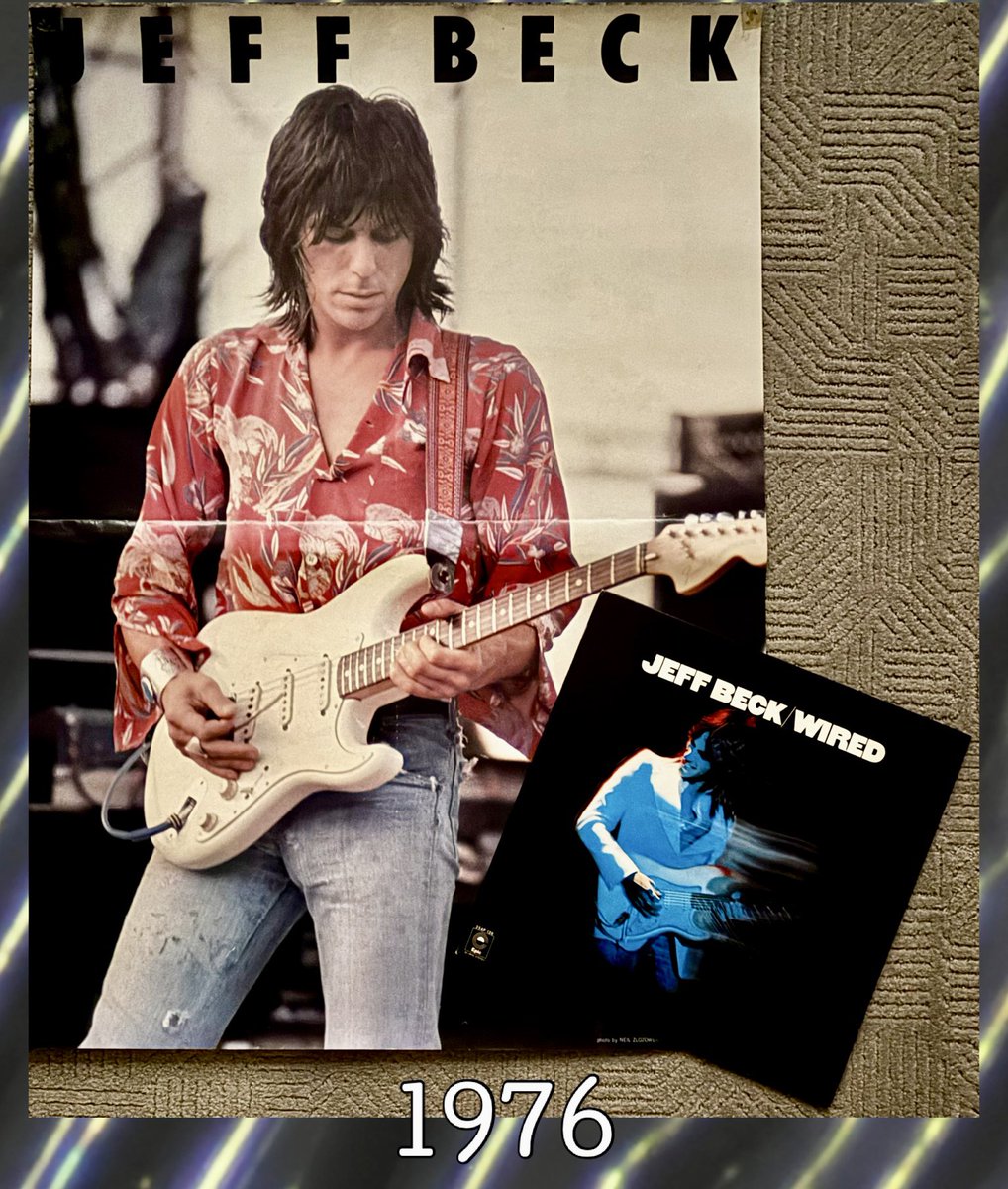 NISHIta1170104's tweet image. 🙇‍♂️
昔レコード屋さんで貰ったポスター達😊
Jeff Beck 中2位から聴きだして『Wired』買った時に選んだポスターです😊懐かしいー
この頃のBeckは勿論ピック弾きですね🎶
白のストラトカッコイイ‼️
もう一種類貰ったのは行方不明になりました🥲

#analog #rock #jazz #レコード #オーディオ #audio