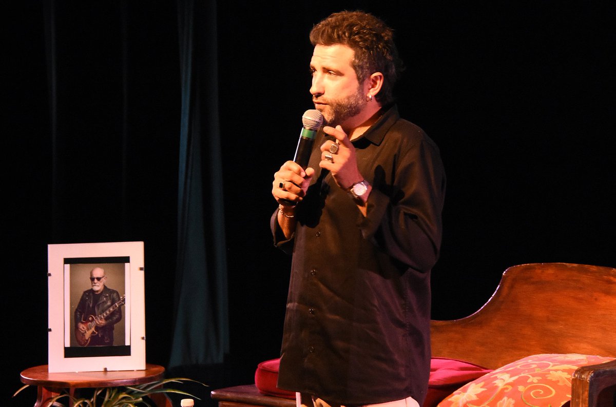 Un gusto recibir a Doctor Chinaski en Mendoza y que sea parte de nuestra Feria del Libro 2025 con presentaciones en San Rafael y en el Espacio Cultural Julio Le Parc. 📚
#CulturaMendoza