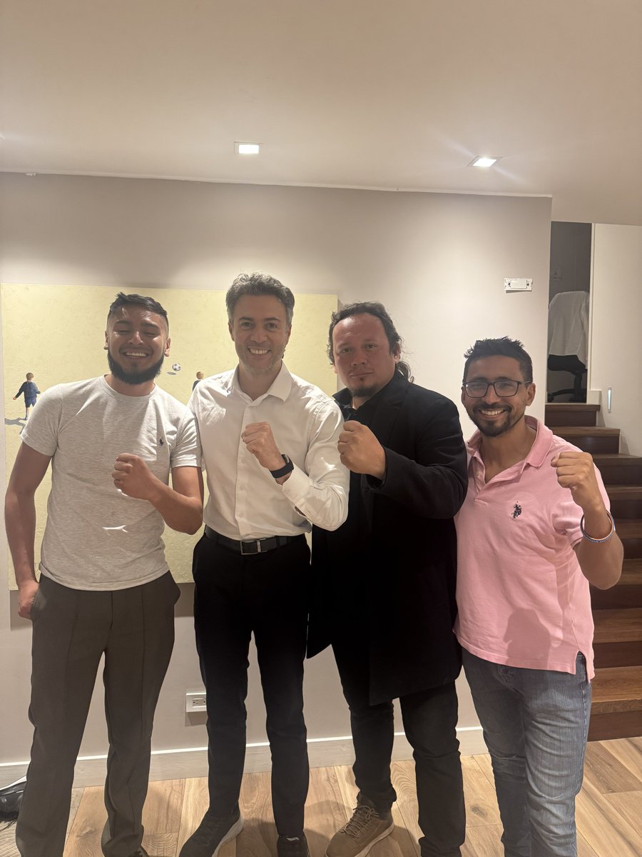 QuinteroCalle's tweet image. Bienvenidos a nuestro equipo de campaña Iván Buitrago Vicepresidente de la Colombia Humana y Andrés Parra candidato a la Camara de Santander.