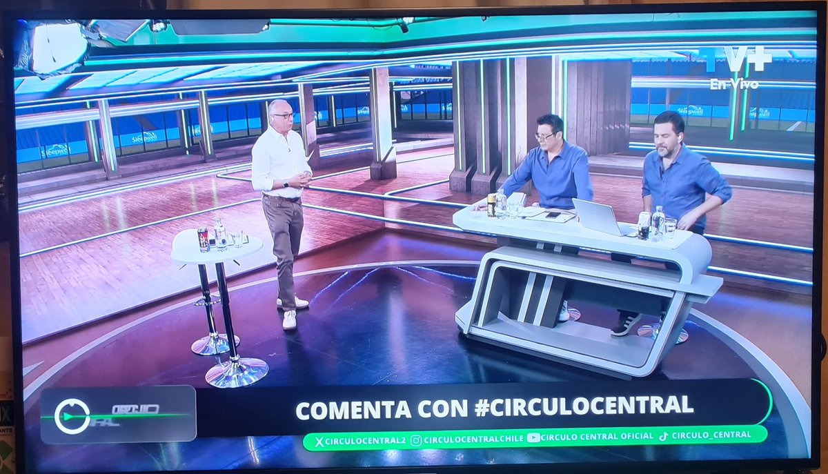 Ya viendo el Capítulo 29 de  #CirculoCentral junto a <a href="/Mauricioisra61/">Mauricio Israel</a> Cristian Arcos y <a href="/Msperiodista/">@msperiodista</a> con todo el análisis de lo que dejó el Triunfo de Colocolo 4x0 a Deportes Iquique
